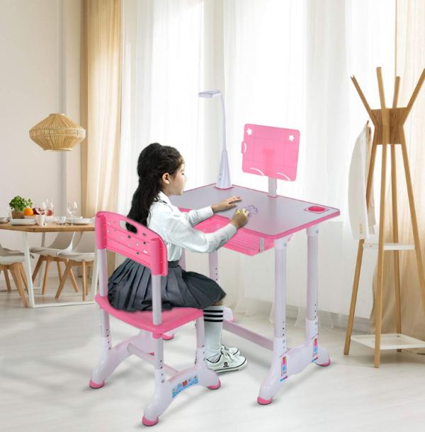 Meja belajar dengan pencahayaan LED yang dapat diatur